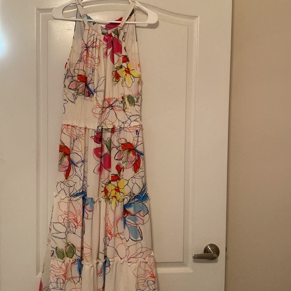 Bleeker 126 Dresses & Skirts - Bleeker 126 White Floral Tiered Midi Dress